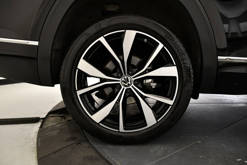 Used 2024 Volkswagen Atlas SEL Premium R-Line image 17