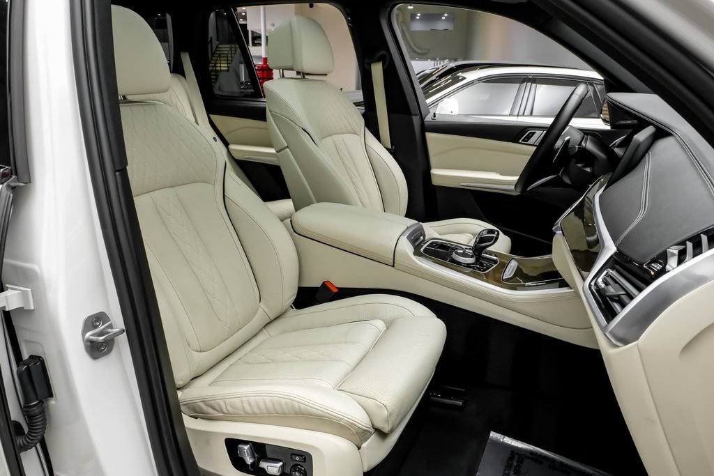 Used 2023 BMW X5 M50i w/ Executive Package AWD/4WD image 32