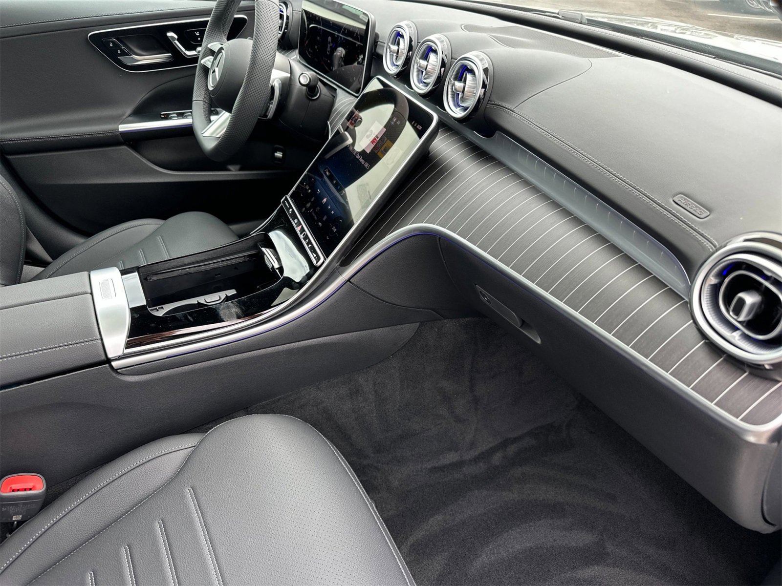 New 2025 Mercedes-Benz C 300 4MATIC Sedan image 16