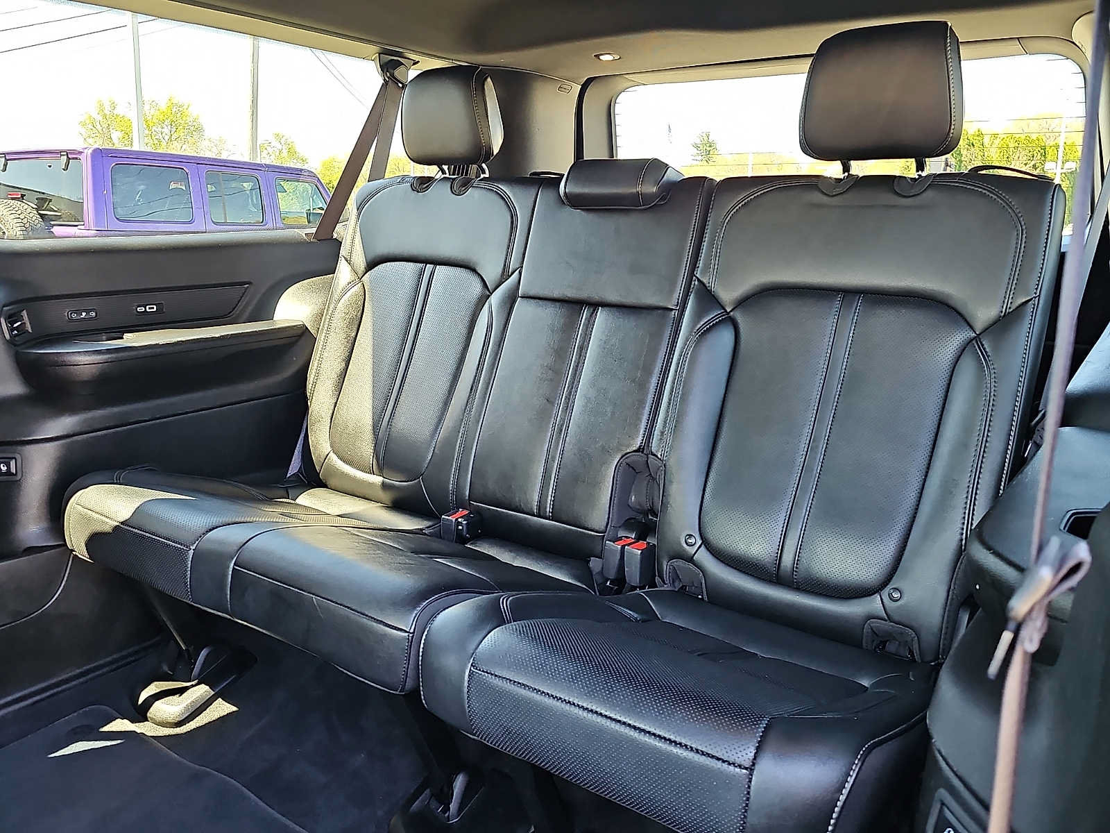 Certified 2024 Jeep Wagoneer L Series III w/ Flexible Seating Group AWD/4WD image 10