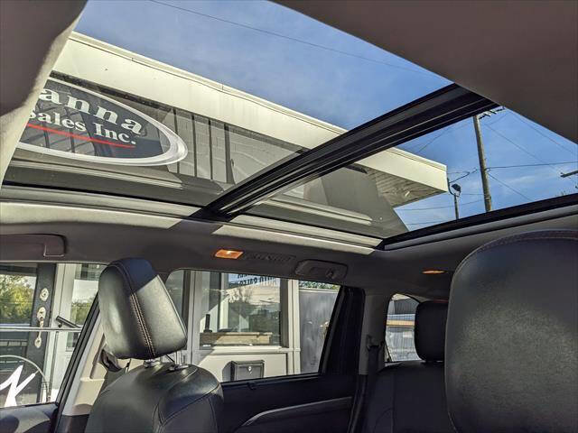 Used 2019 Toyota Highlander AWD V6 image 12