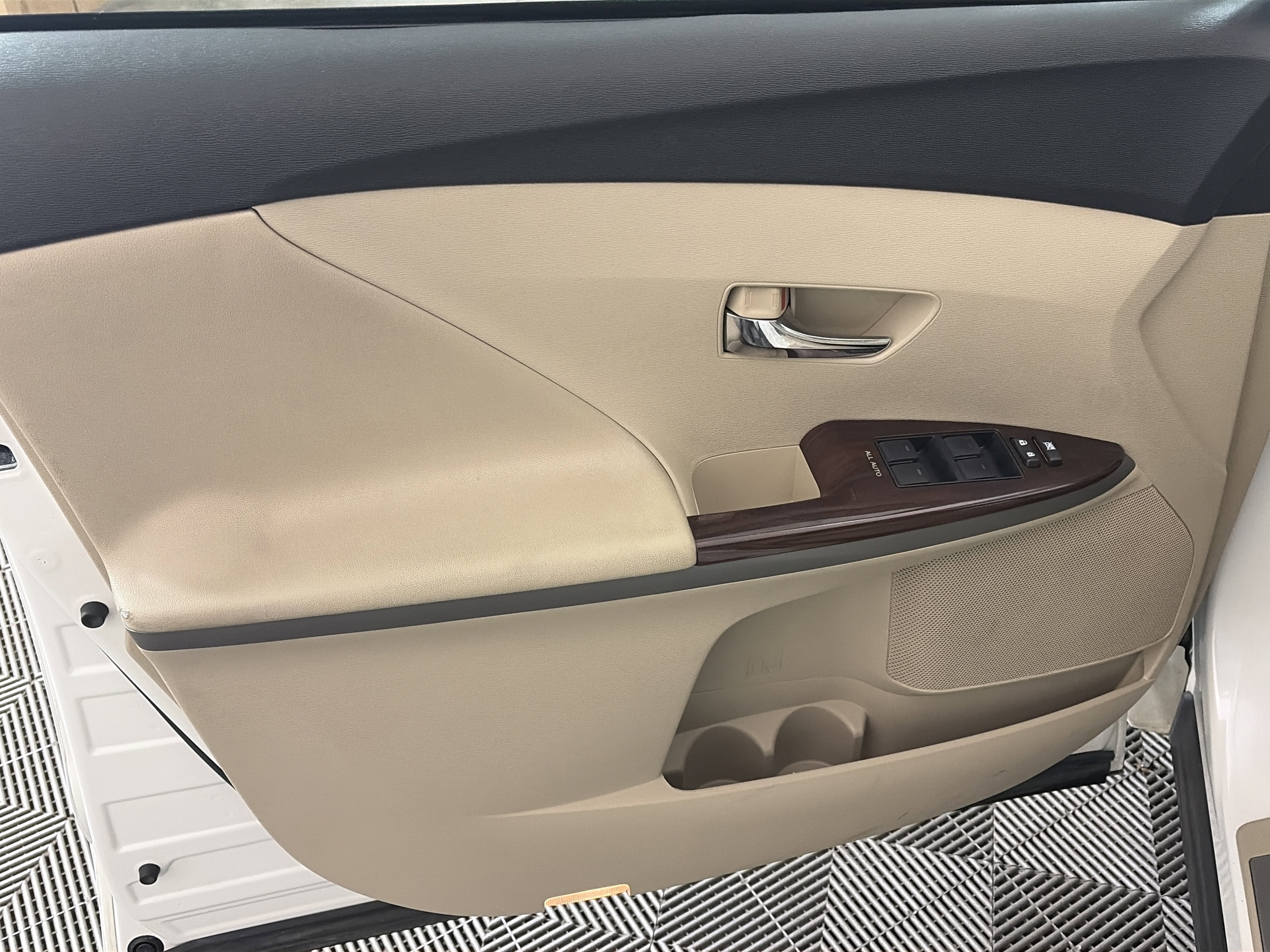 Used 2013 Toyota Venza LE image 12