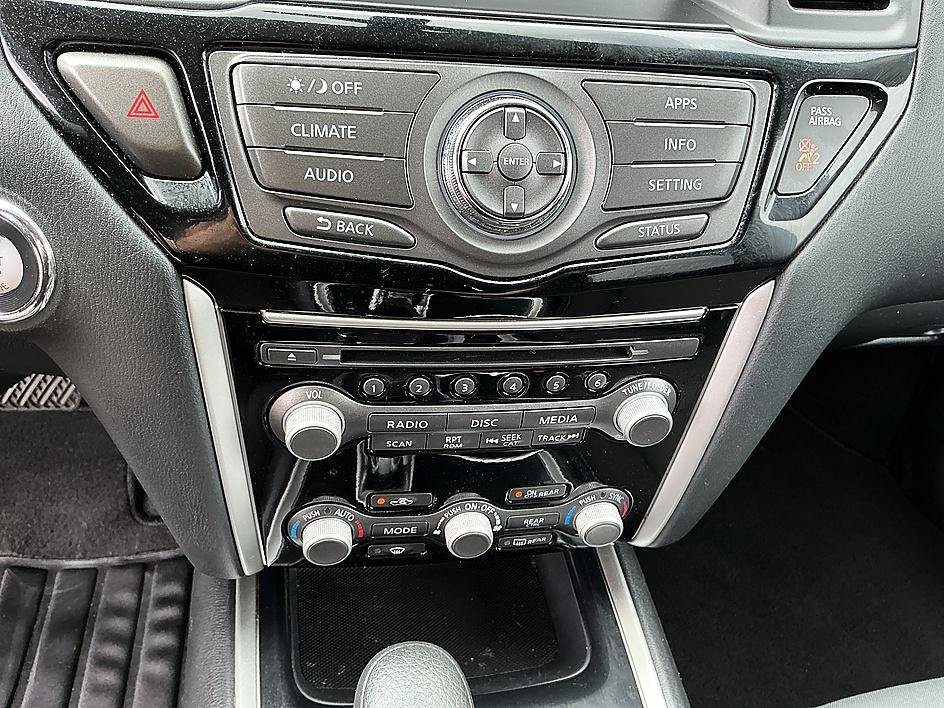 Used 2020 Nissan Pathfinder S AWD/4WD image 18