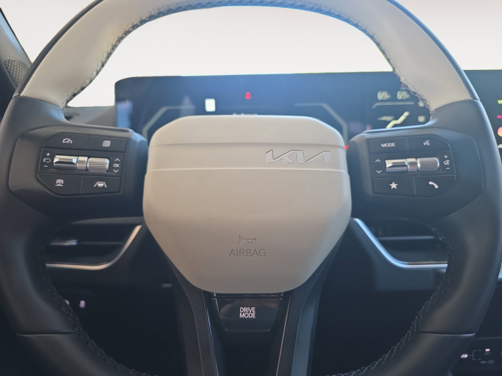 Certified 2025 Kia K4 GT-Line w/ GT-Line Sunroof Package image 11