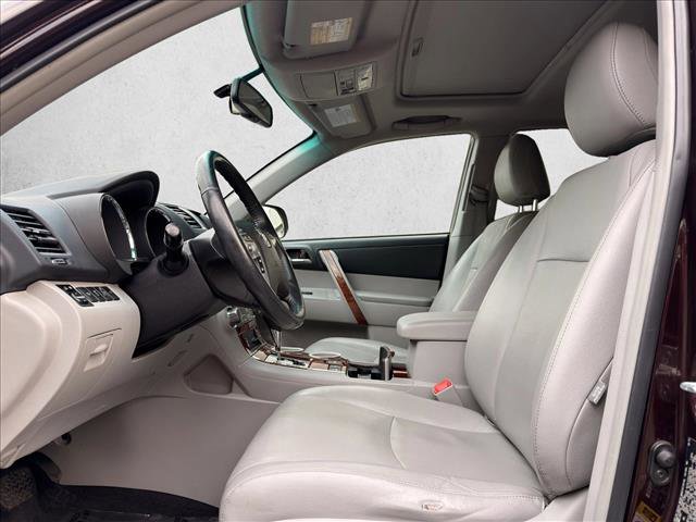 Used 2013 Toyota Highlander Limited image 11