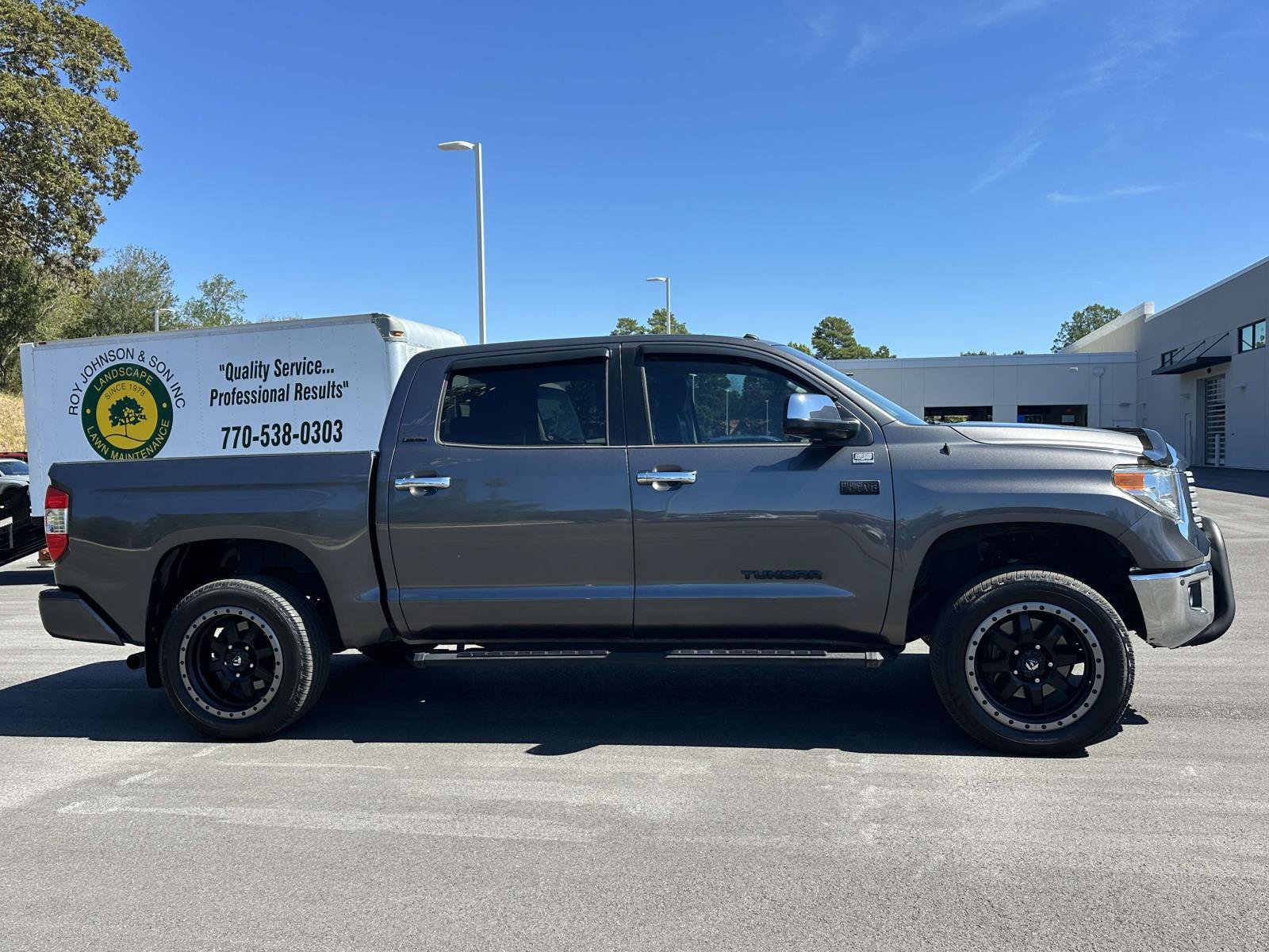 Used 2017 Toyota Tundra Limited w/ Limited Premium Package AWD/4WD image 27
