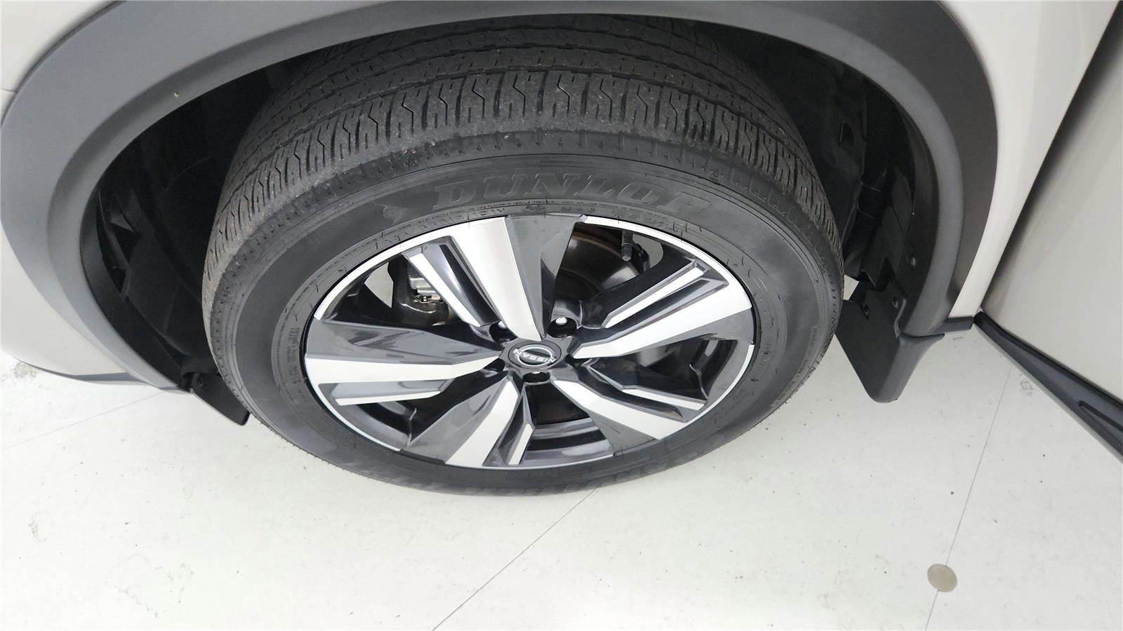 Used 2024 Nissan Rogue SL w/ SL Premium Package image 31