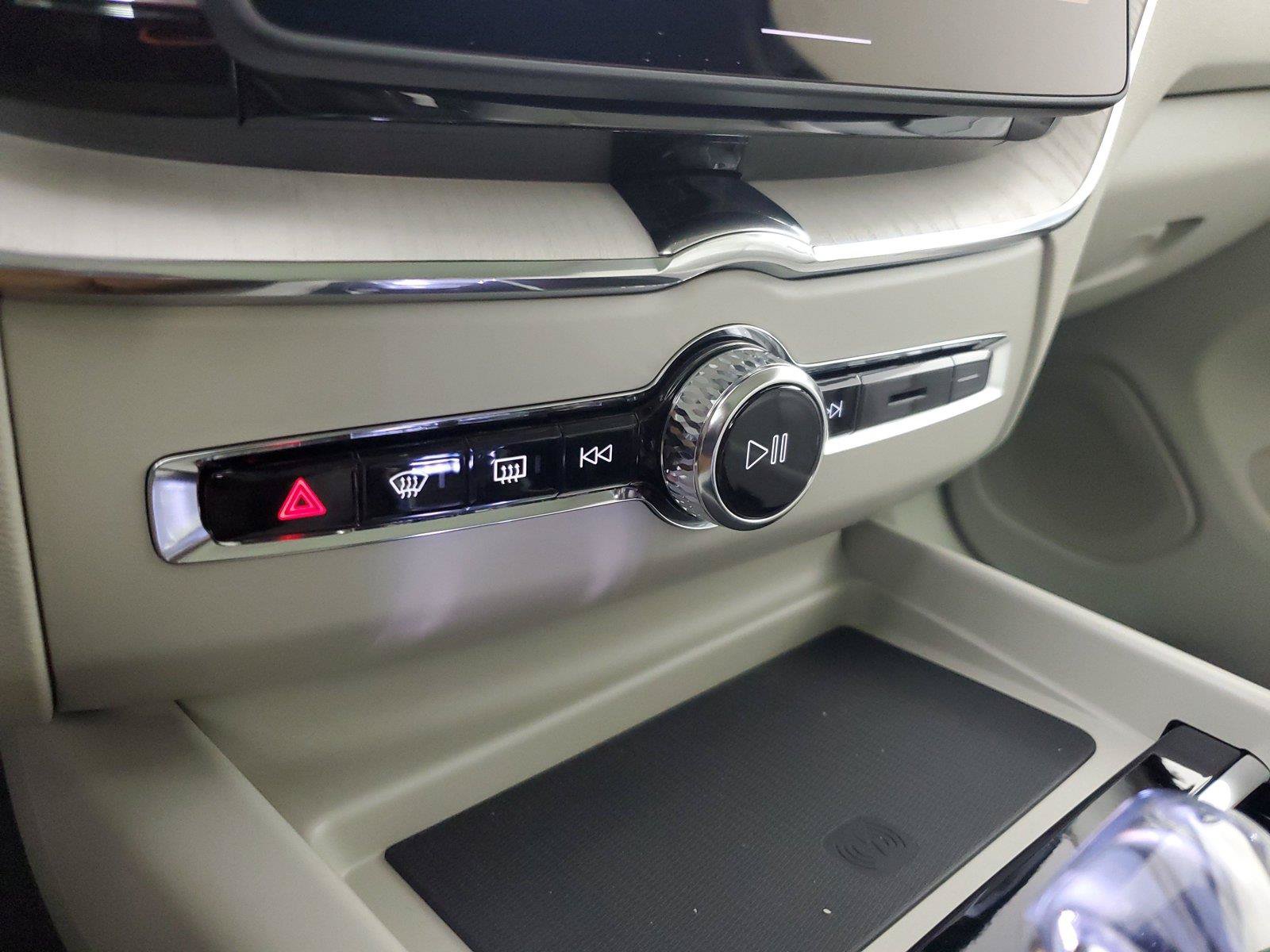New 2027 Volvo XC60 B5 Ultra AWD/4WD image 30