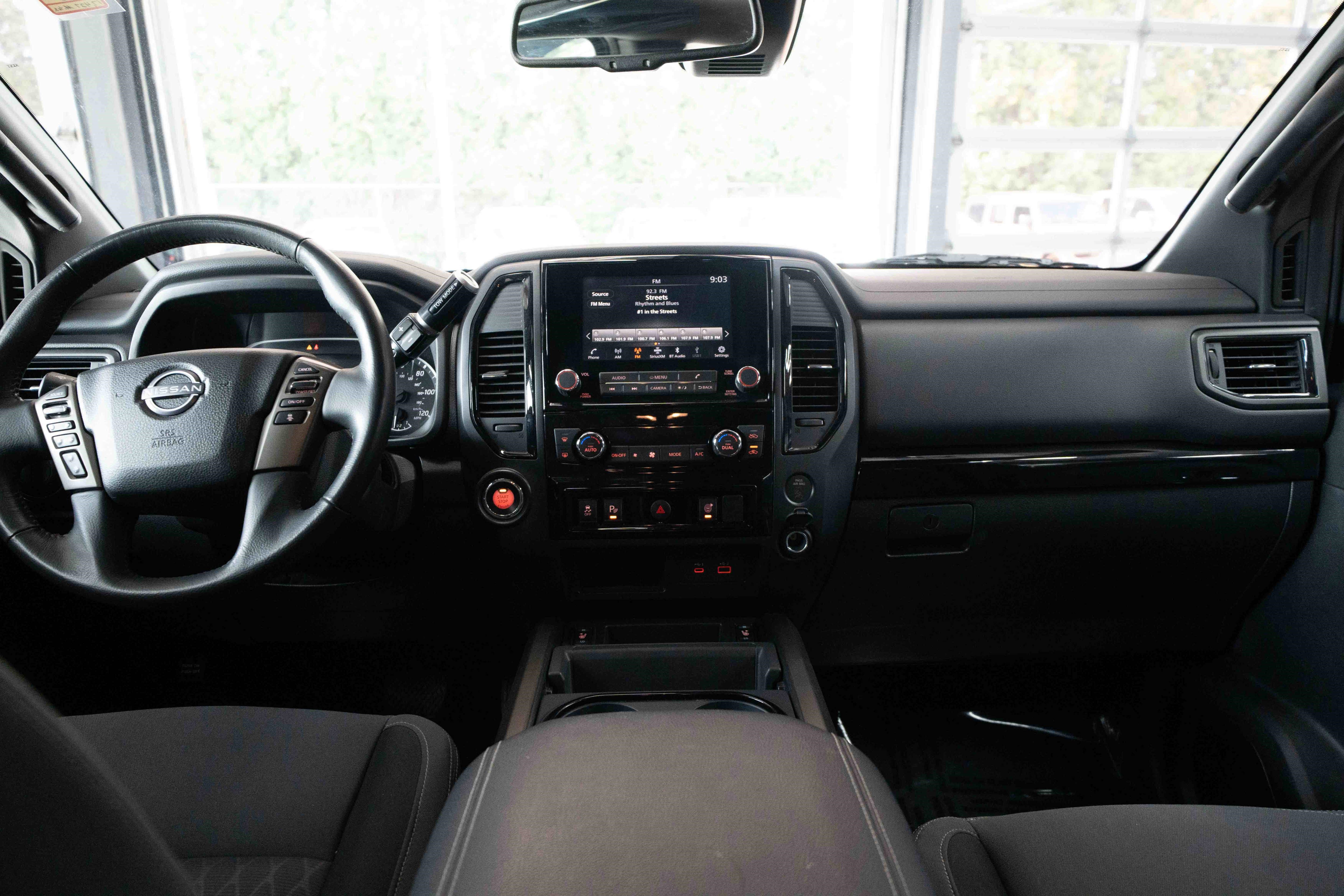 Used 2024 Nissan Titan SV w/ SV Bronze Edition Package RWD image 17