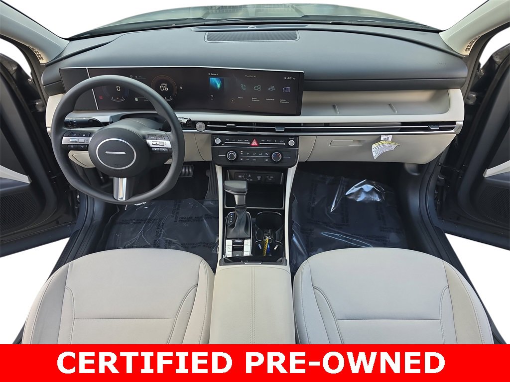 Certified 2025 Hyundai Tucson SE image 9