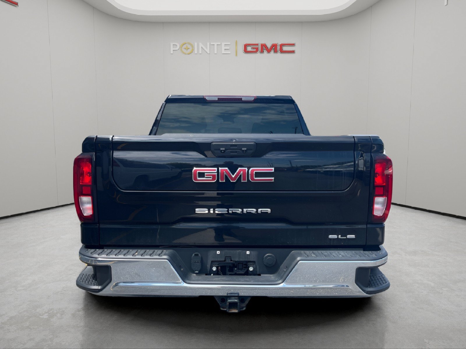 Used 2024 GMC Sierra 1500 SLE RWD image 6