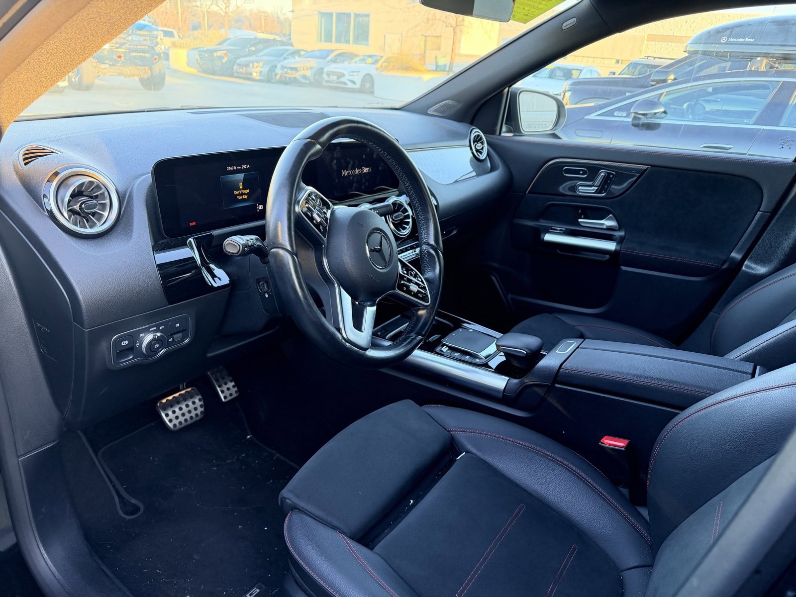 Used 2023 Mercedes-Benz GLA 250 4MATIC image 2