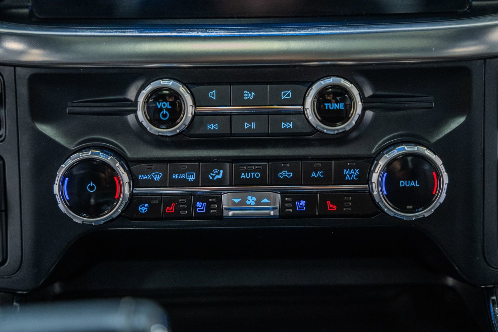 Certified 2023 Ford F150 Lariat w/ Equipment Group 502A High image 30