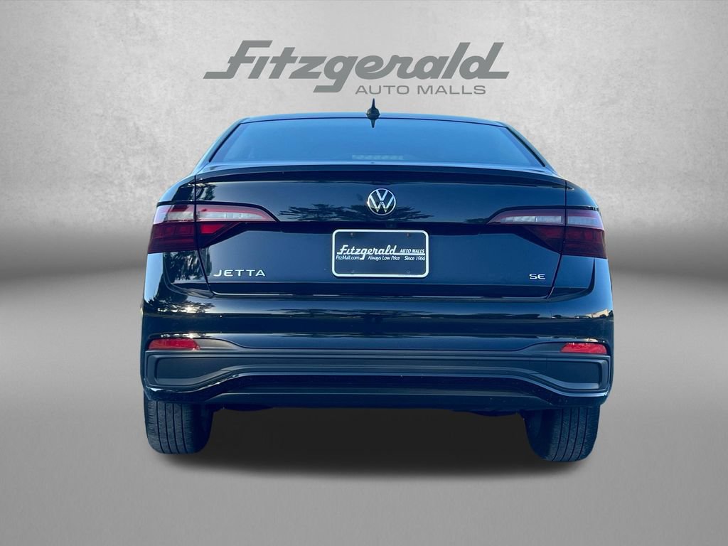 Used 2024 Volkswagen Jetta SE FWD image 7
