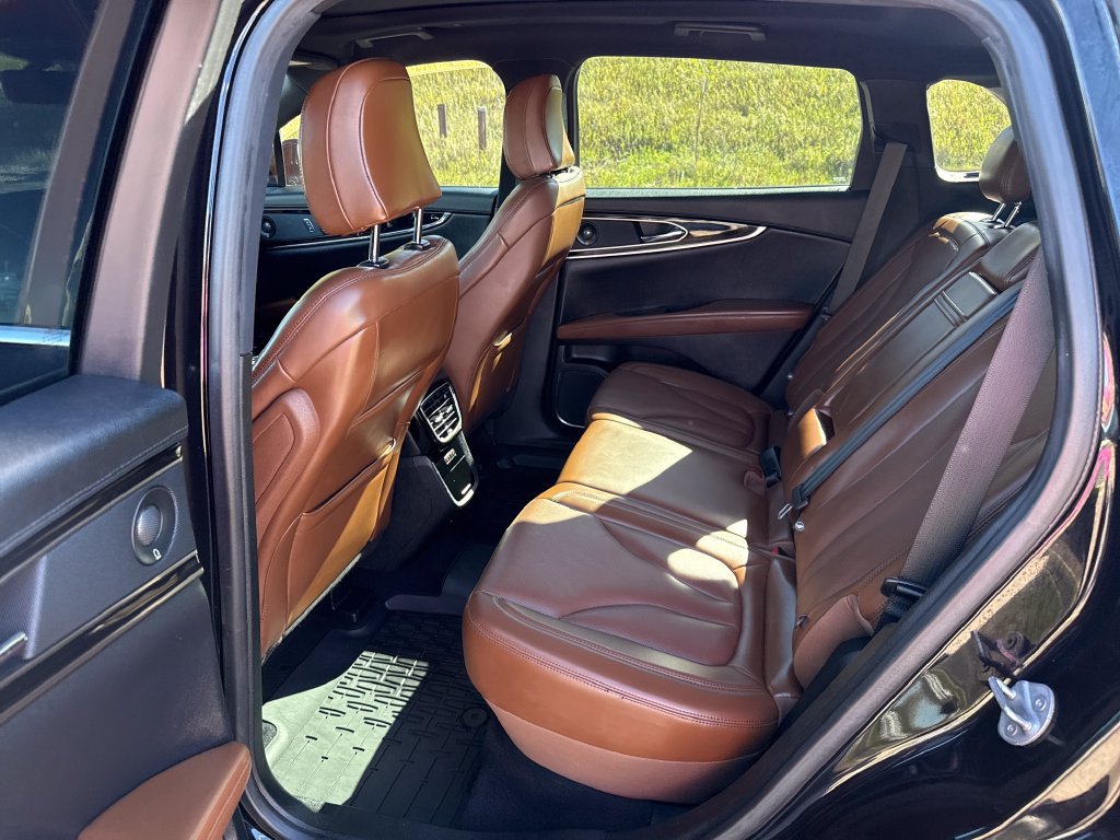Certified 2022 Lincoln Nautilus Reserve w/ Luxury Package AWD/4WD image 21