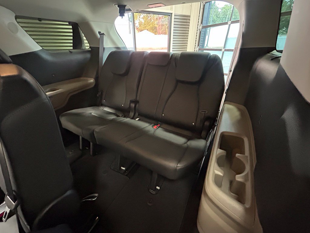 Used 2025 Kia Carnival EX FWD image 7