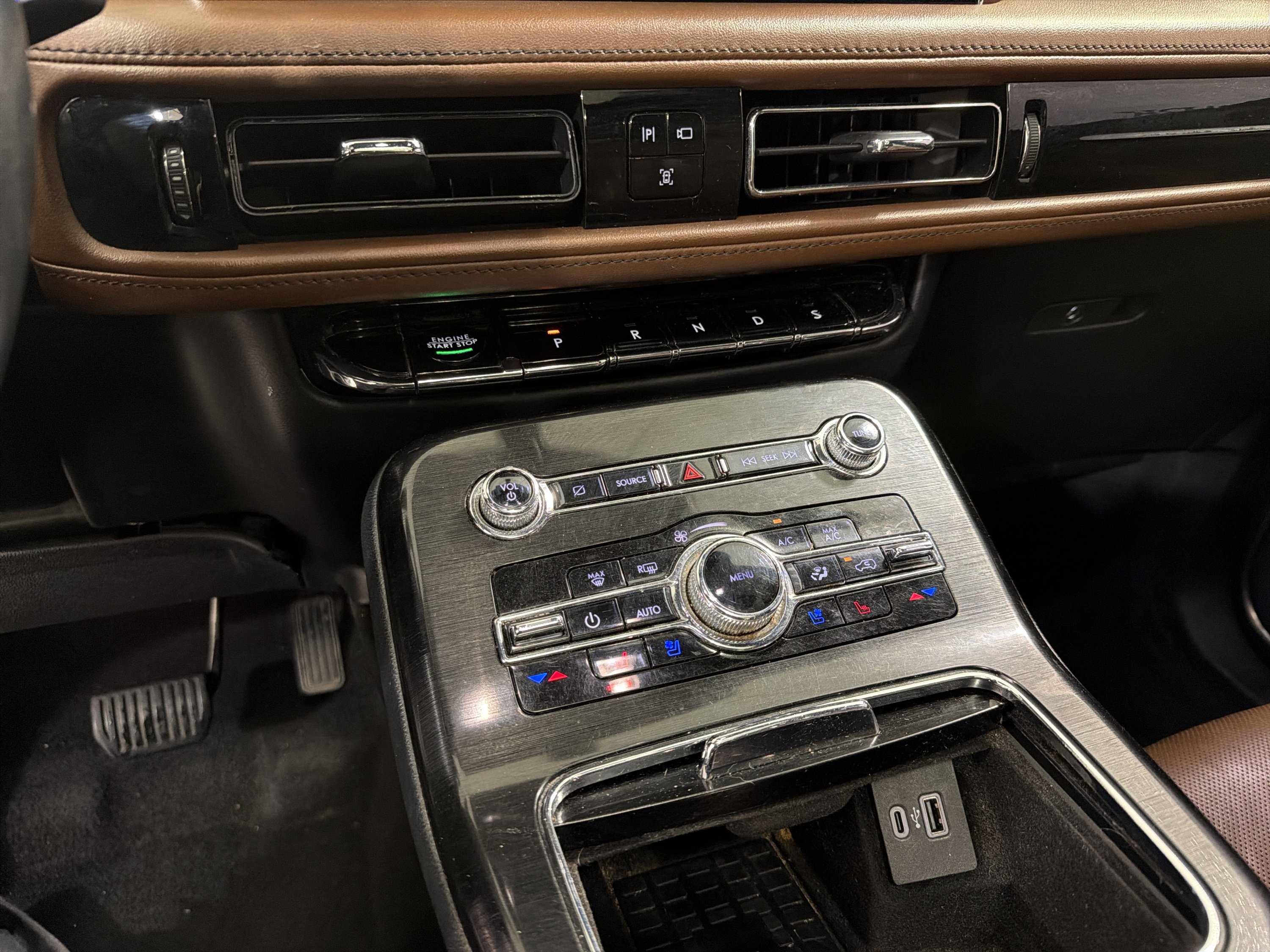 Used 2022 Lincoln Nautilus Reserve FWD image 19