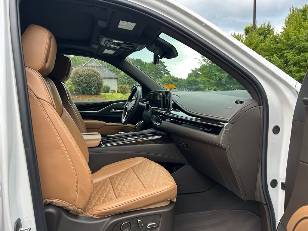 Used 2024 Cadillac Escalade Sport AWD/4WD image 40