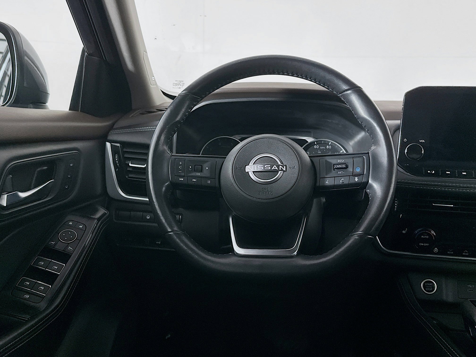 Used 2023 Nissan Rogue SL w/ SL Premium Package image 18