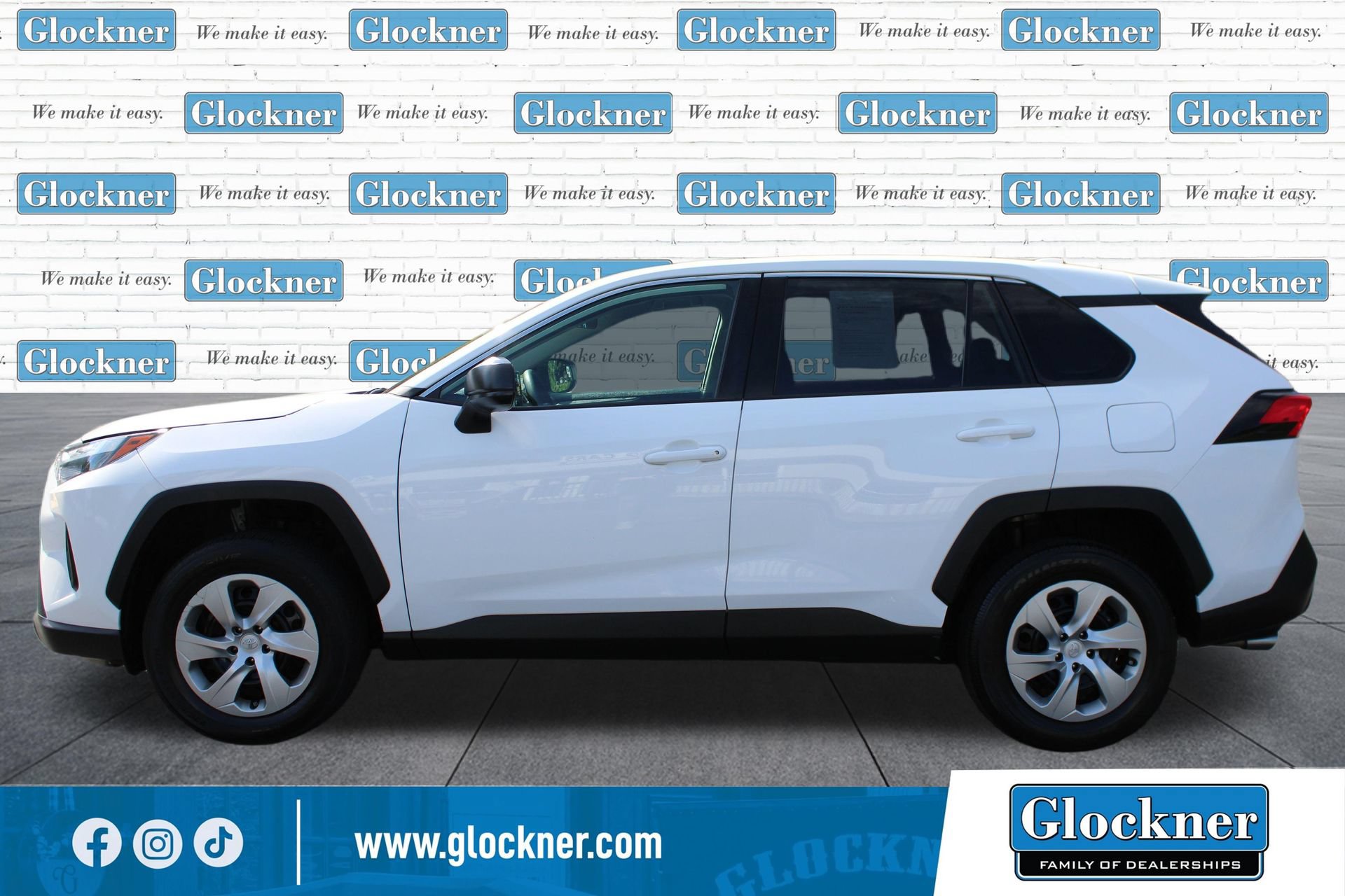 Used 2023 Toyota RAV4 LE FWD image 7
