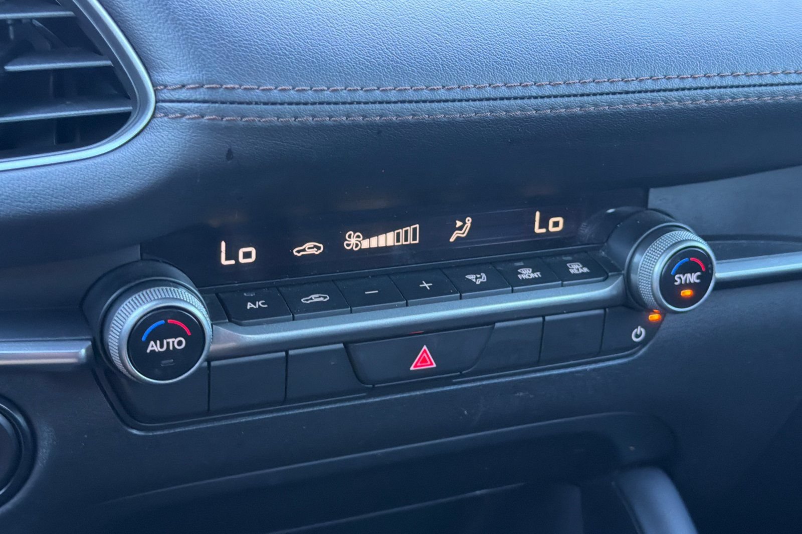 Certified 2025 MAZDA MAZDA3 s Sport FWD image 19