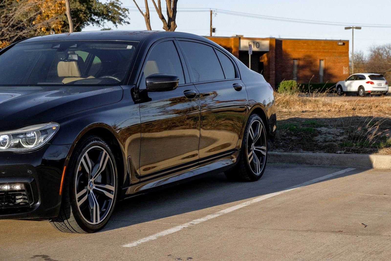Used 2016 BMW 750i xDrive image 9