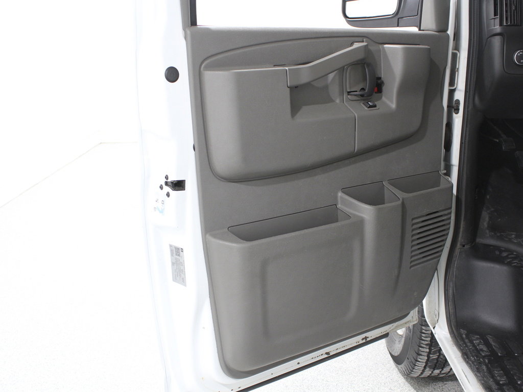 Used 2019 Chevrolet Express 2500 w/ Driver Convenience Package image 4
