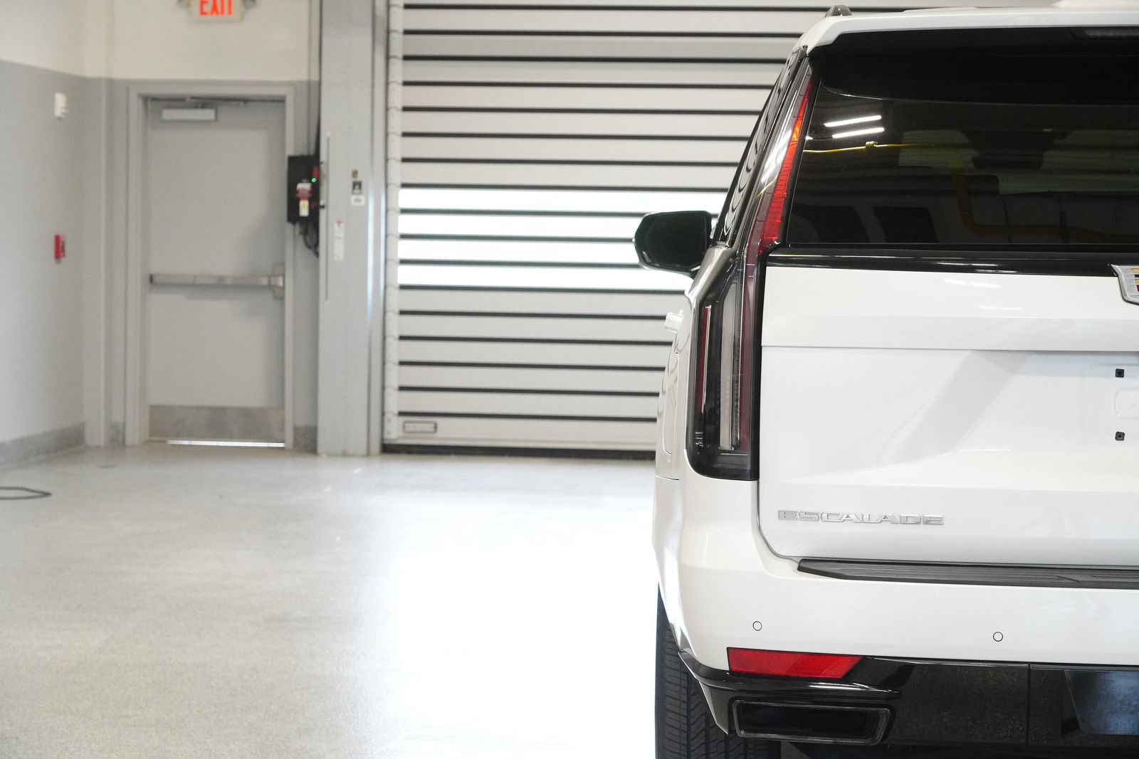 Used 2021 Cadillac Escalade Sport w/ Driver Assist Tech Package AWD/4WD image 9