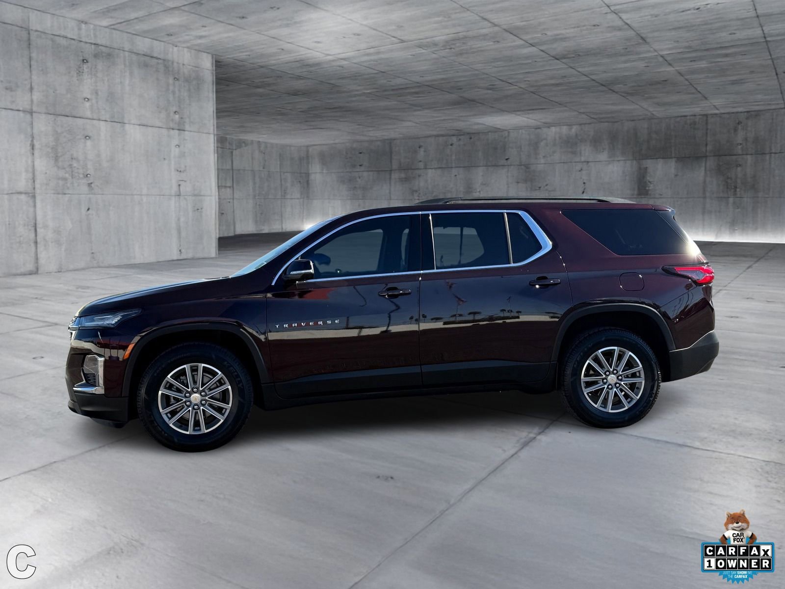 Used 2023 Chevrolet Traverse LT image 3