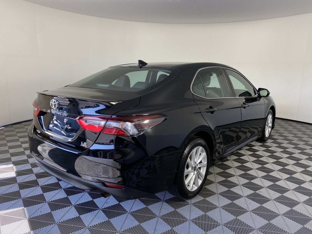 Used 2022 Toyota Camry LE AWD/4WD image 9