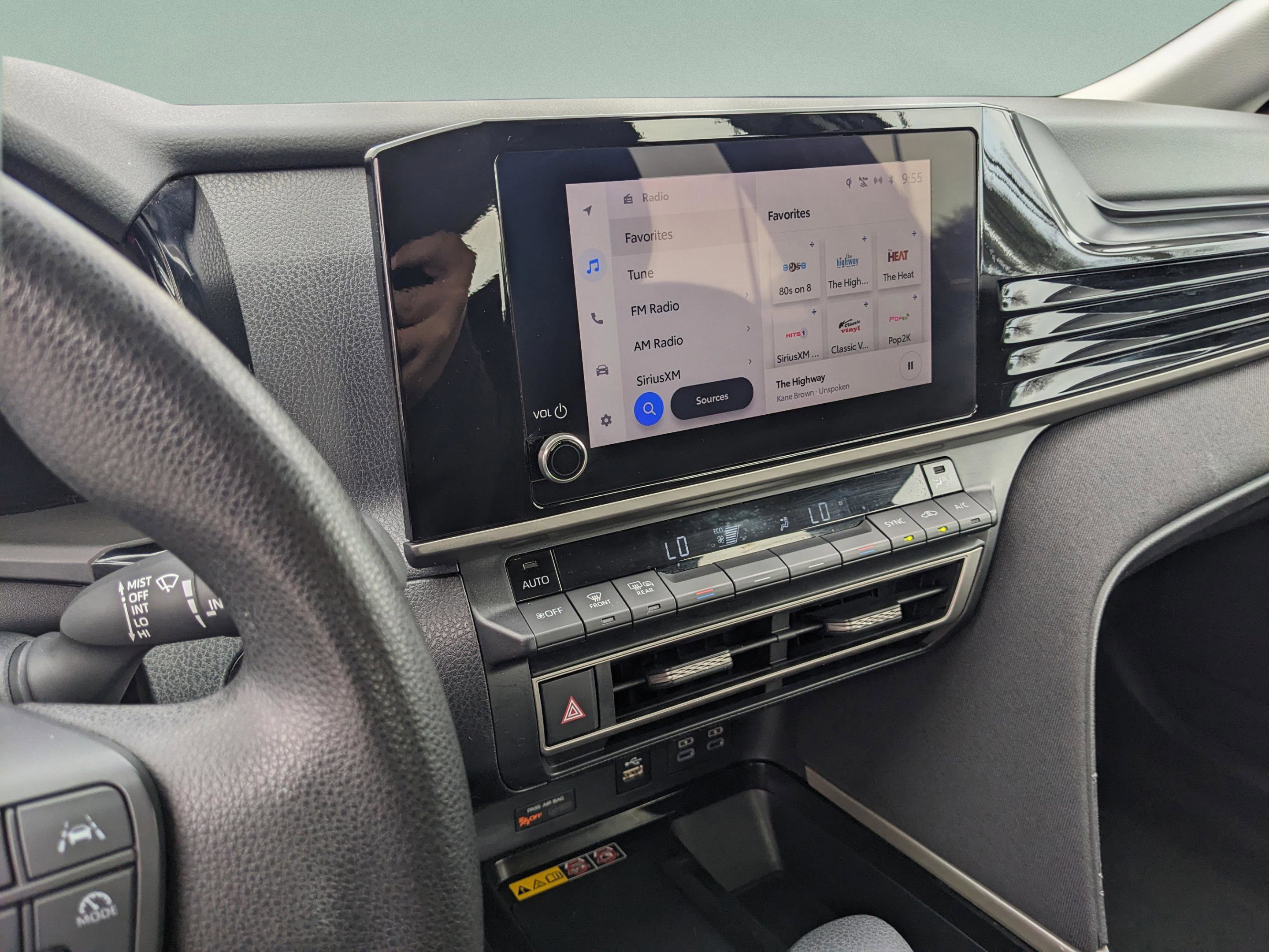 Used 2025 Toyota Camry LE image 29