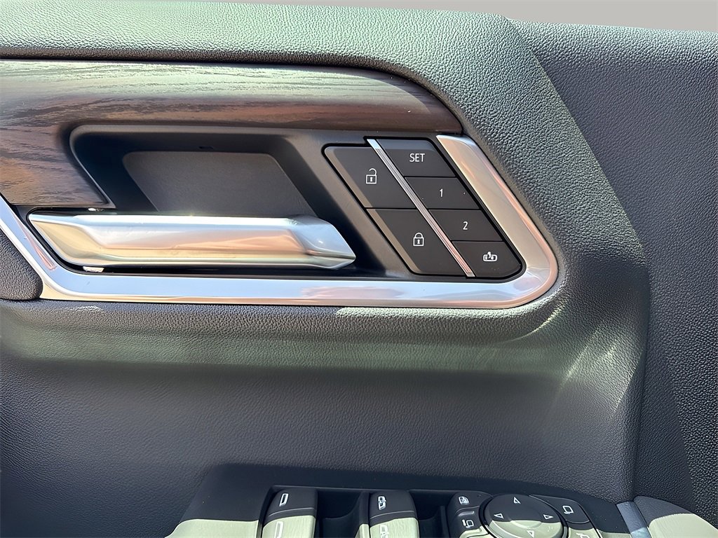 New 2025 GMC Sierra 2500 SLT w/ Texas SLT Premium Package image 14