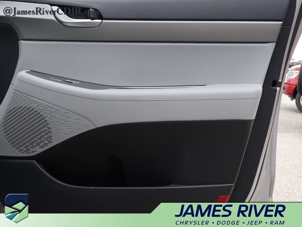 Used 2025 Hyundai Palisade SEL FWD image 8