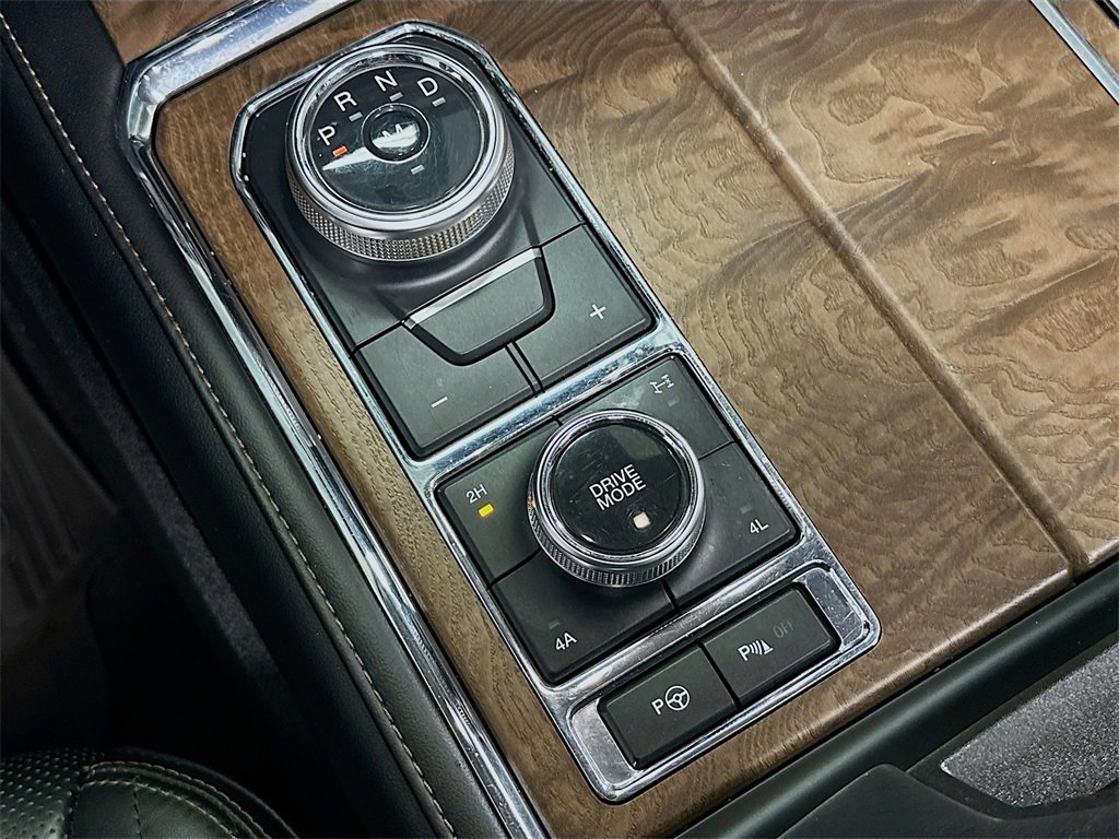 Used 2019 Ford Expedition Platinum image 18