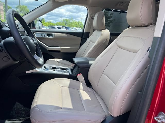 Used 2023 Ford Explorer Limited w/ Equipment Group 301A AWD/4WD image 24