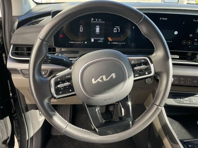 Used 2026 Kia Carnival FWD image 14