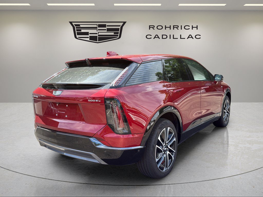 Certified 2025 Cadillac Optiq Sport 2 w/ LPO, Floor Liner Package AWD/4WD image 12