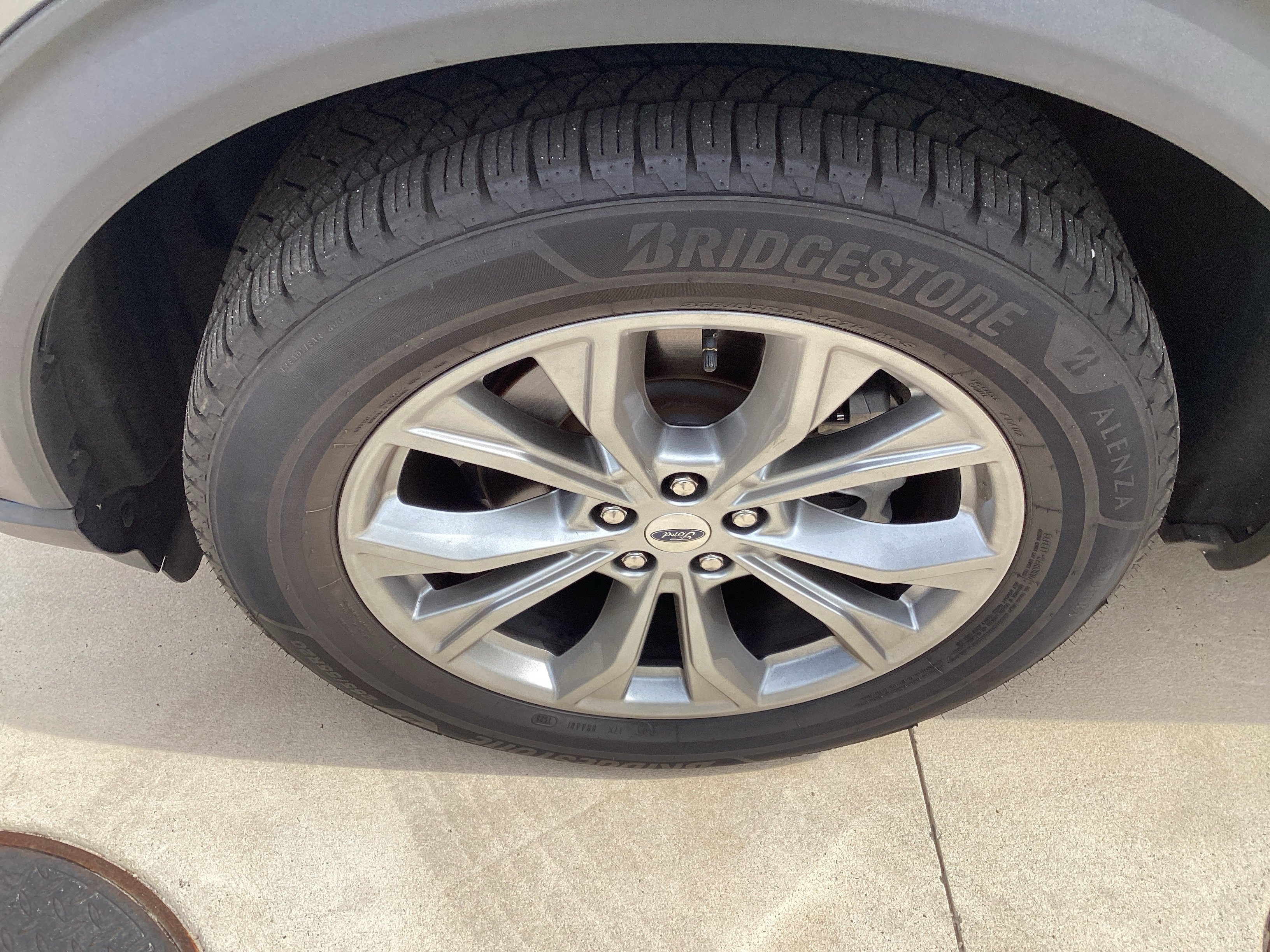 Used 2021 Ford Explorer XLT w/ Equipment Group 202A AWD/4WD image 12