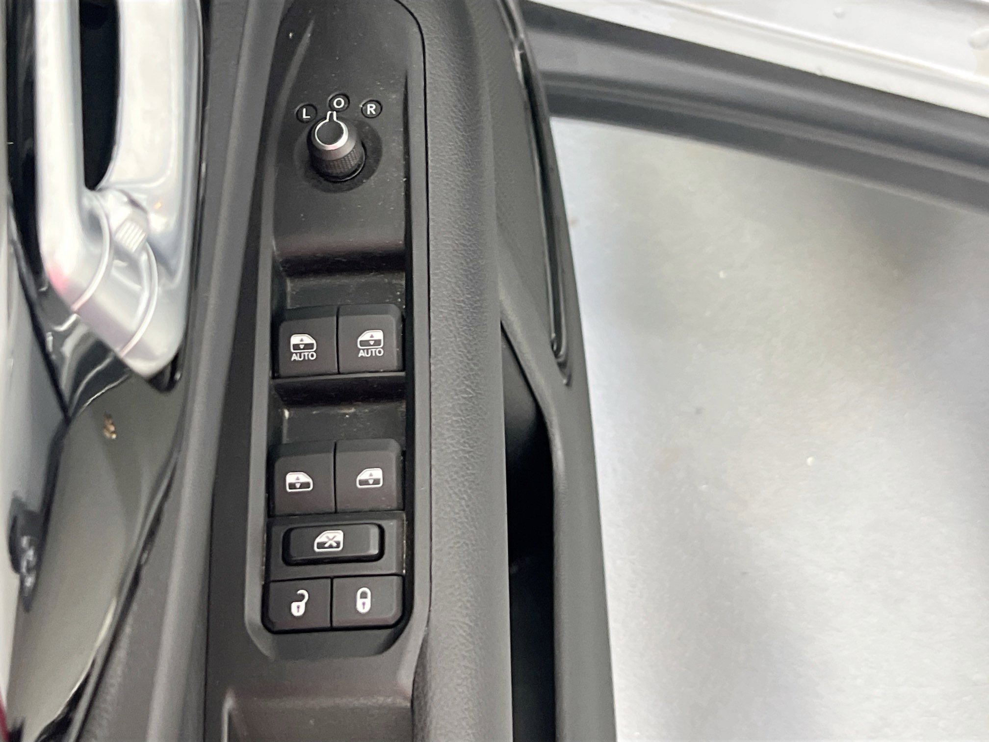 Used 2022 Jeep Compass Trailhawk AWD/4WD image 17