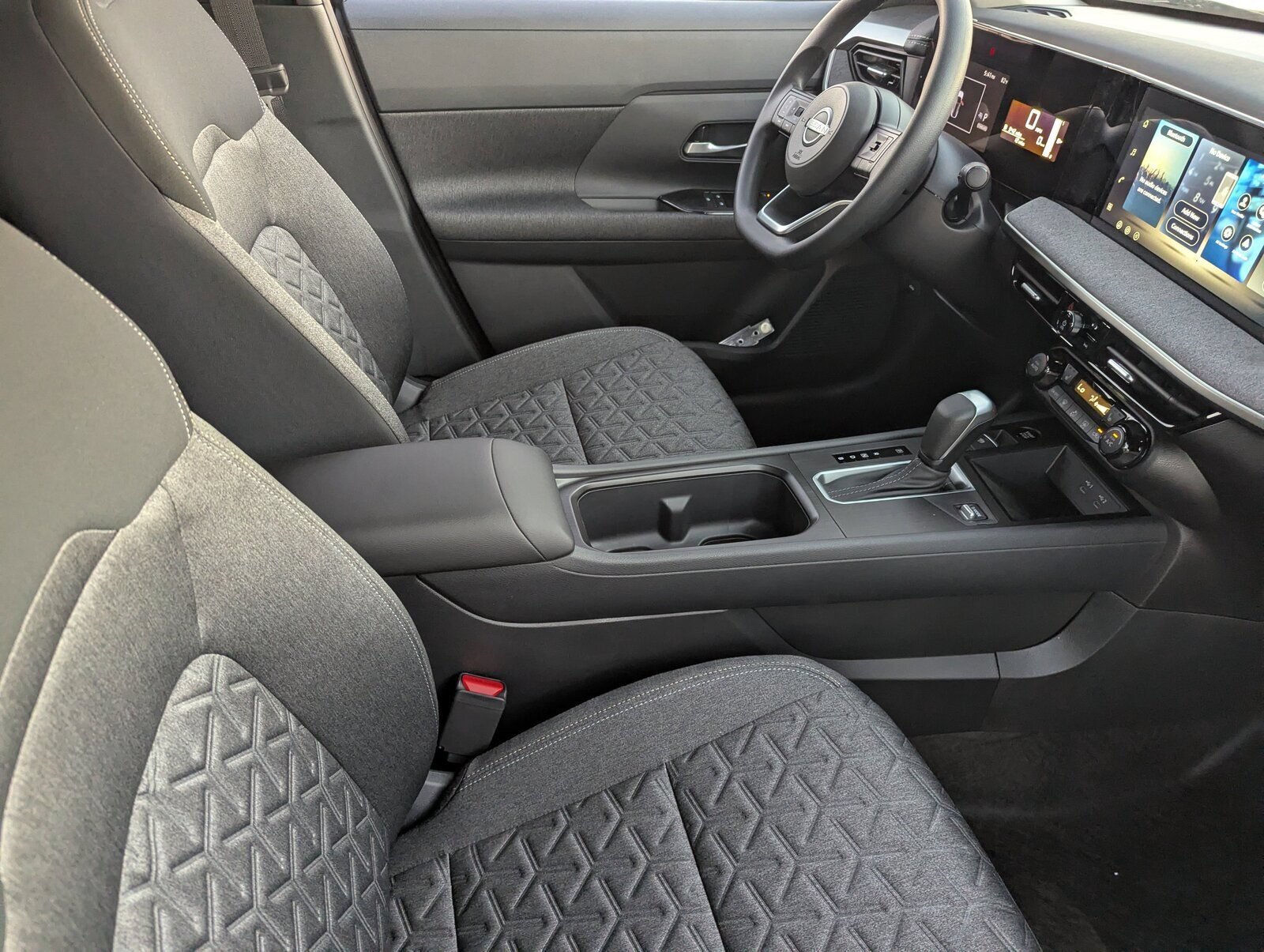 New 2026 Nissan Kicks SV w/ SV Premium Package FWD image 33