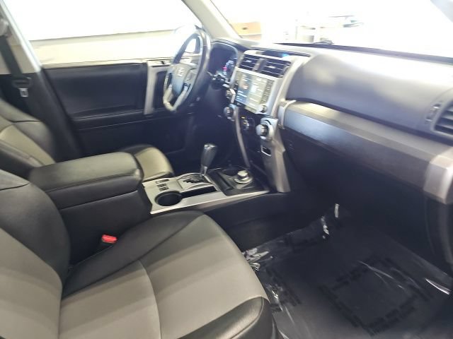 Used 2020 Toyota 4Runner SR5 Premium w/ Moonroof Package AWD/4WD image 36