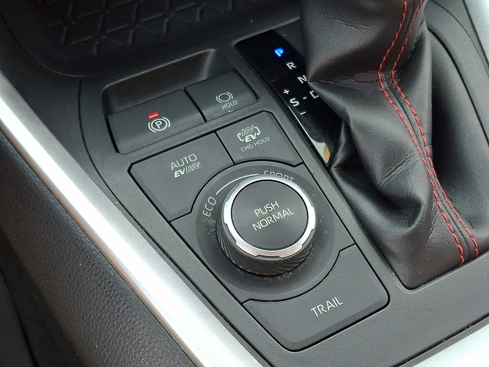 Used 2021 Toyota RAV4 SE w/ Weather & Moonroof Package AWD/4WD image 23