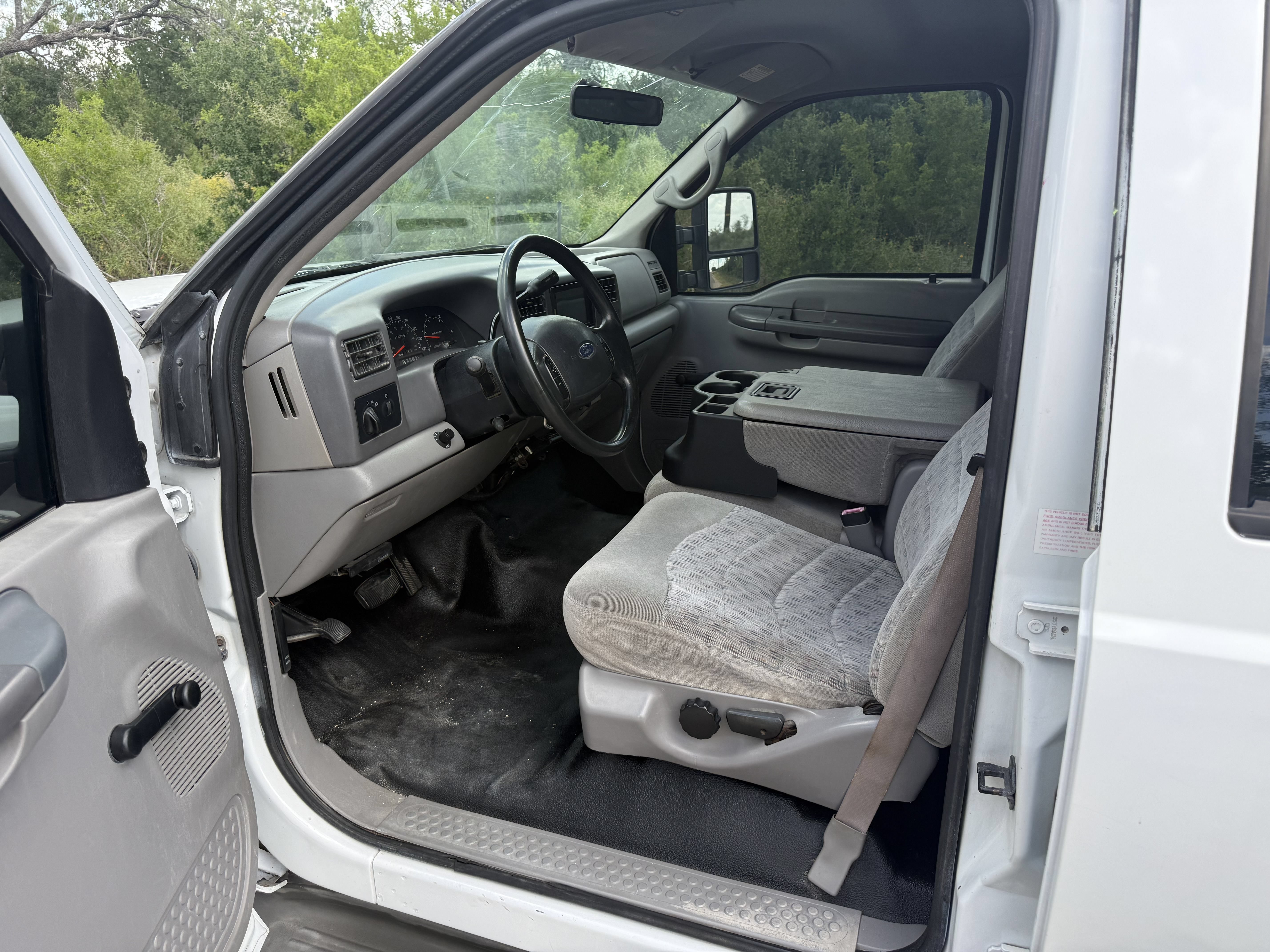 Used 2001 Ford F350 XL RWD image 4