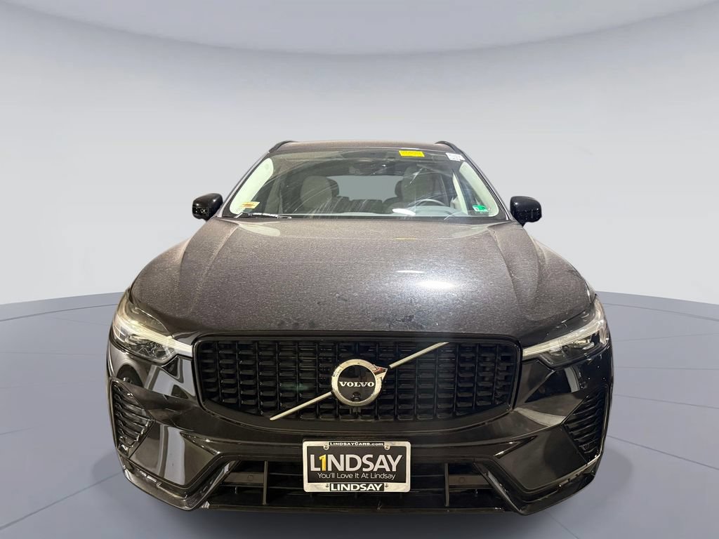 Used 2024 Volvo XC60 B5 Plus w/ Protection Package Premier AWD/4WD image 2