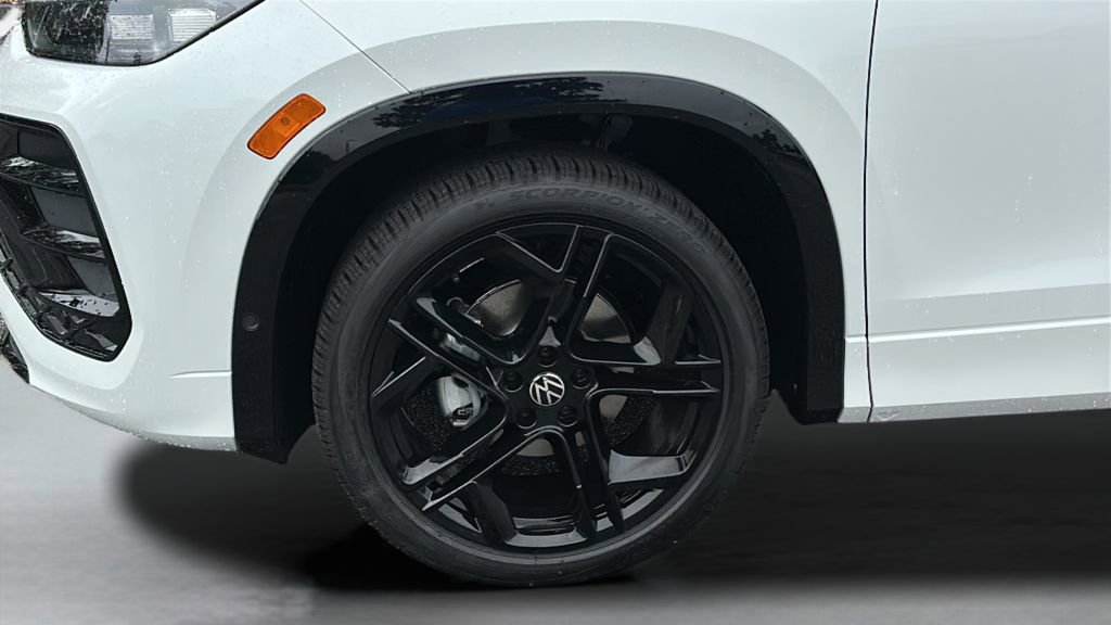 New 2026 Volkswagen Tiguan SE R-Line image 9