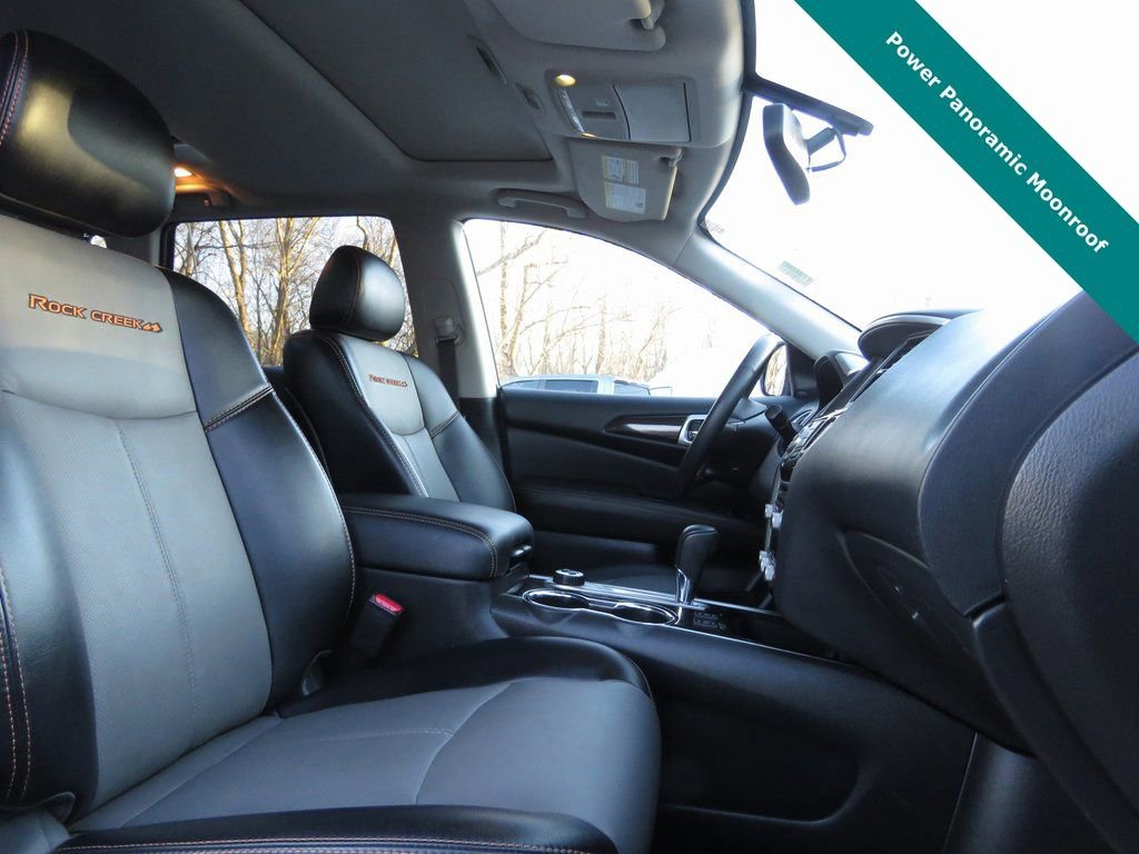 Used 2020 Nissan Pathfinder SL image 14