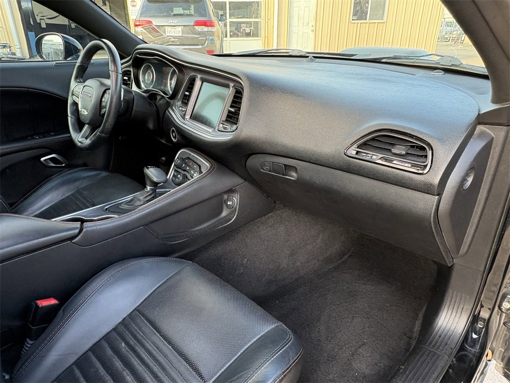 Used 2015 Dodge Challenger R/T Plus image 28