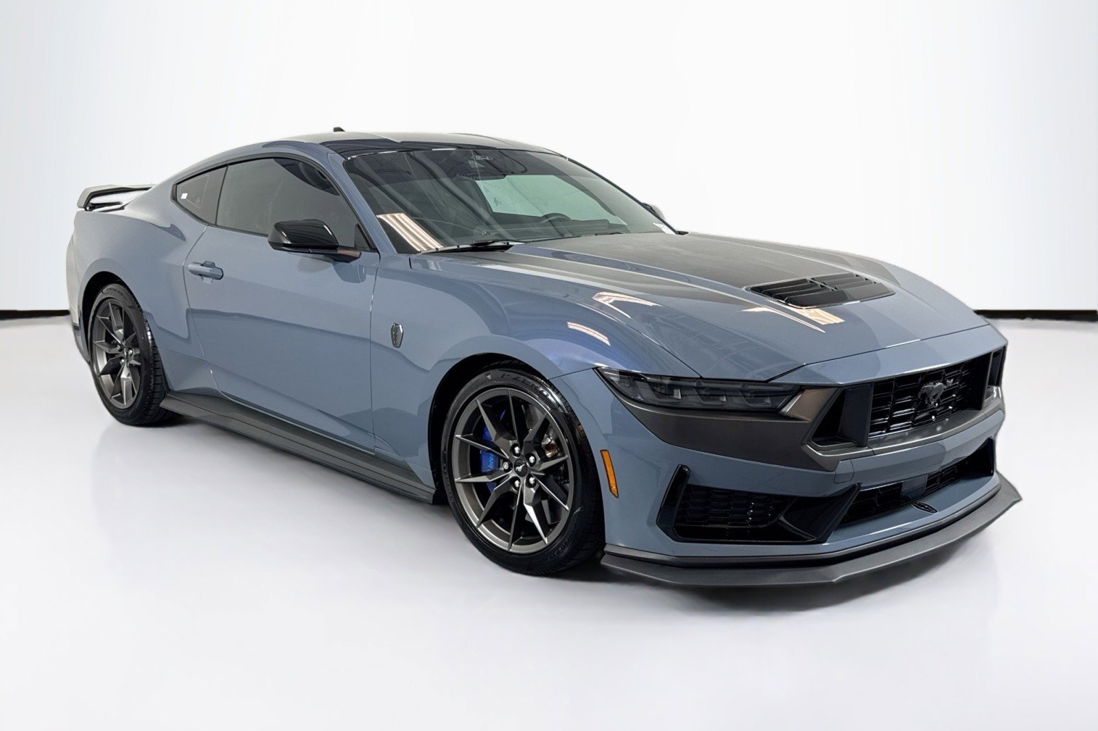 Used 2024 Ford Mustang Dark Horse image 3