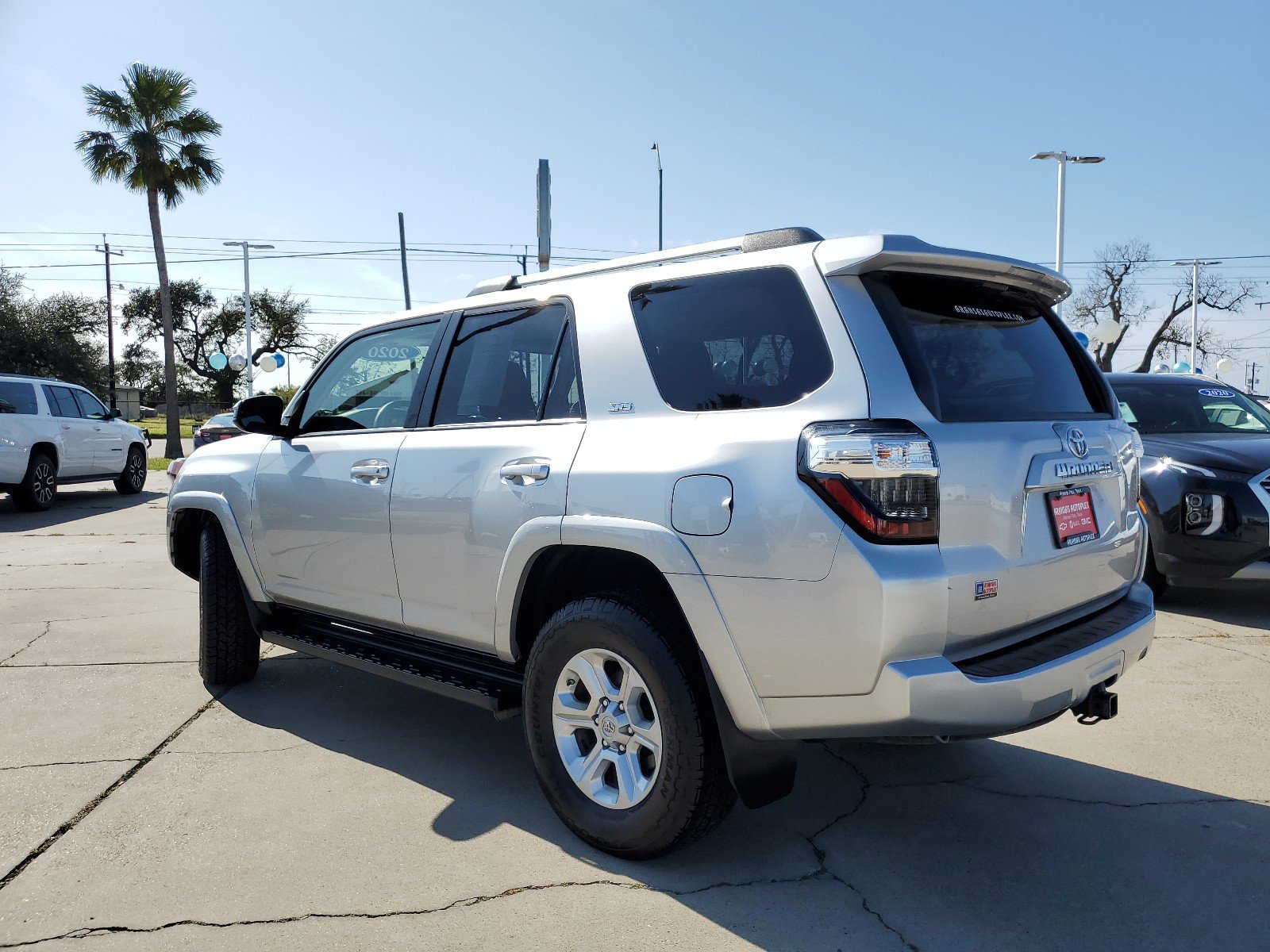 Used 2020 Toyota 4Runner SR5 AWD/4WD image 7