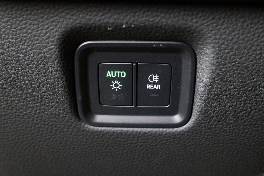 Certified 2025 Porsche Cayenne image 22